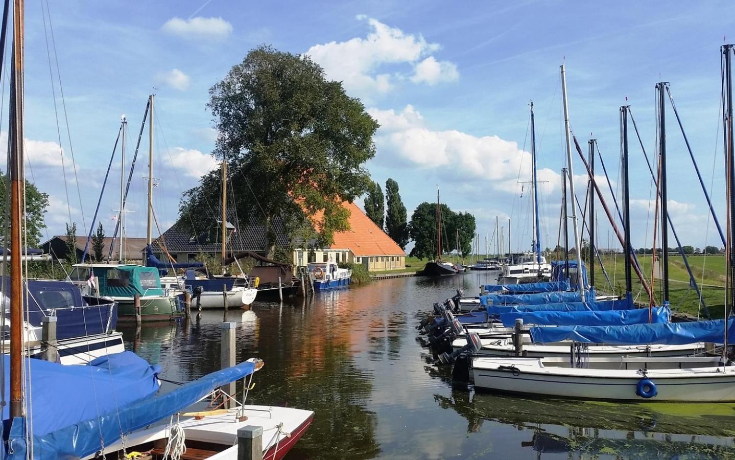 Groepsaccommodatie Fries En Fruitig Nijhuizum Exterior foto
